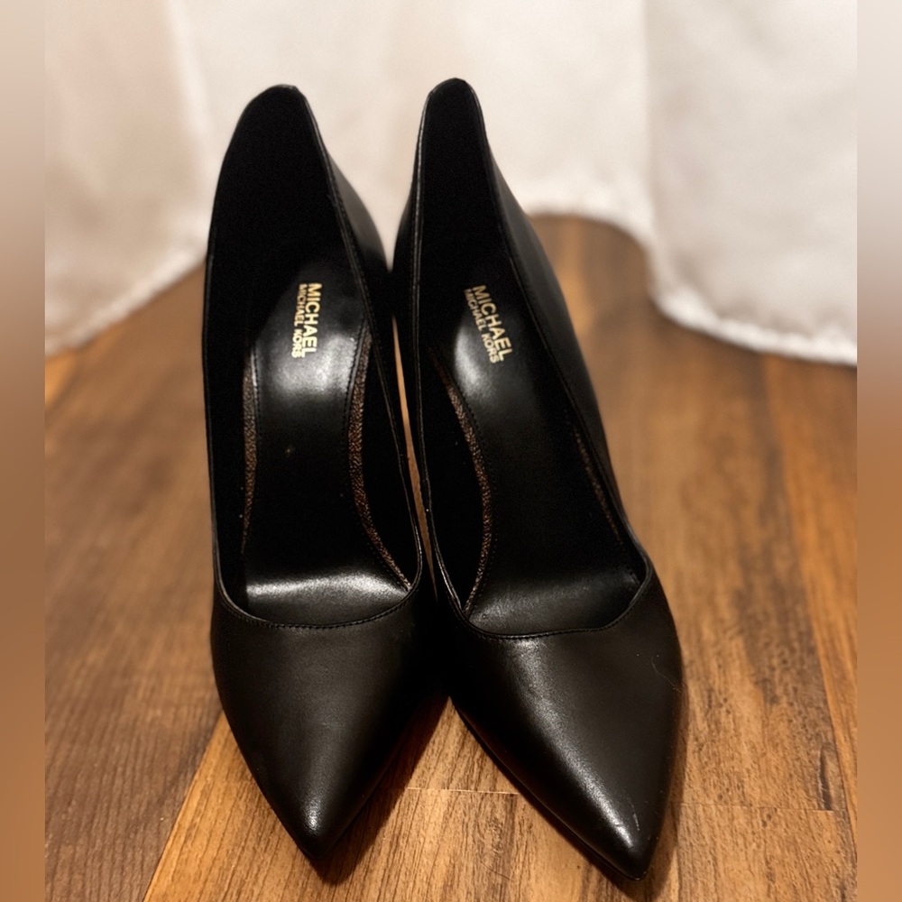 Michael Kors Black Leather Elyse Pointed Toe Pumps